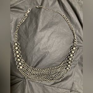 Metal necklace